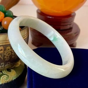 Certified Natural Burmese Jadeite Jade Bangle